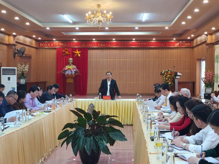 Quang cảnh buổi làm việc.