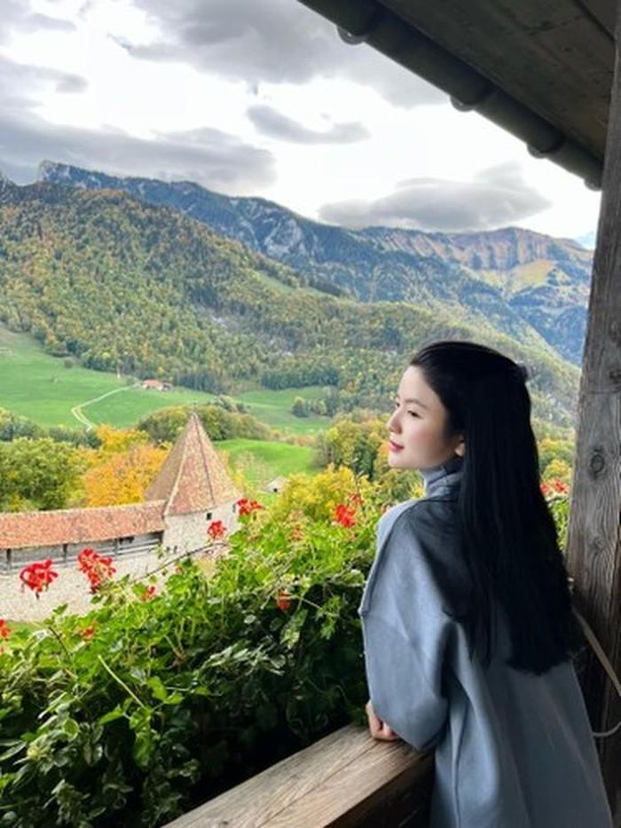 Gần đây nhất trên livestream, Chu Thanh Huyền còn khoe "chiến tích" đánh nhau năm 19 tuổi của mình khi bị người khác nói xấu.