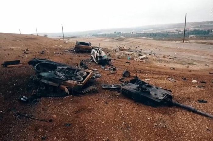 “Ukraine đang tiếp nhận một số xe tăng phương Tây, trong đó một số đã tương đối lạc hậu như Leopard 2A4, trong khi một số khác thì khá hiện đại. Mặt khác, xe tăng phương Tây trước đây chủ yếu được sử dụng ở Trung Đông, địa hình ở đó thuận lợi hơn cho tác chiến cơ giới; còn ở chiến trường Ukraine phải chờ xem kết quả thế nào”; ông Kashin kết luận. 