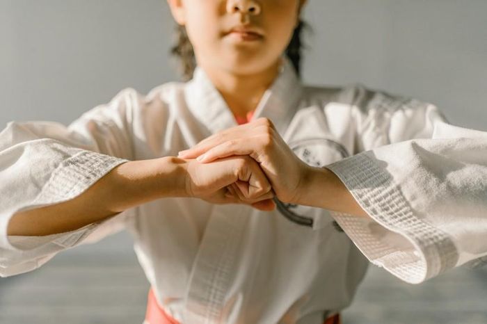 Bạn nên giúp con trang bị một số kỹ thuật tự vệ mà chúng có thể sử dụng nếu bị tấn công. (Ảnh: ITN).