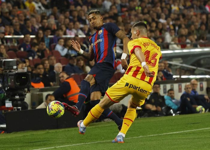 Các vị khách Girona chơi phòng ngự kiên cường trước sức ép của Barca