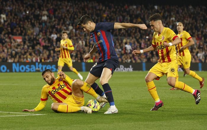 Robert Lewandowski có cơ hội nhưng không thể ghi bàn