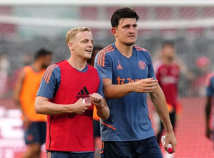 Van de Beek và Maguire có thể bị rao bán