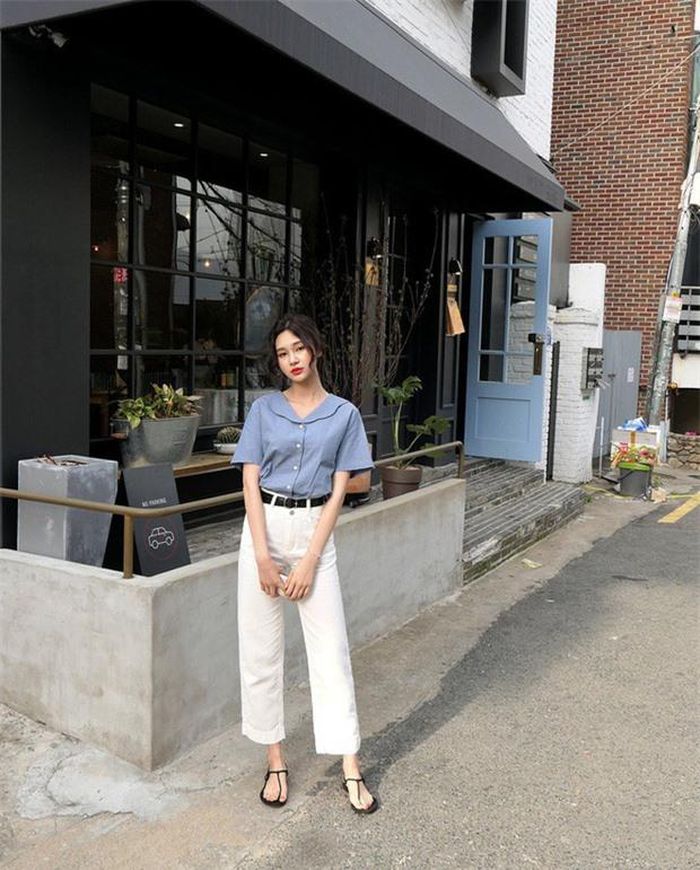 Chọn được kiểu dáng, chất liệu hợp với ngày nóng là một chuyện nhưng các nàng phải biết lựa những bộ đồ mang gam màu tươi sáng thì mới thật chuẩn mát mẻ.