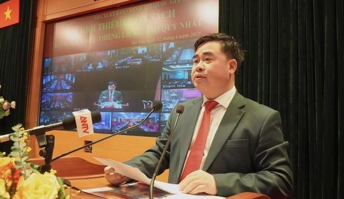 PGS. TS Phạm Minh Tuấn, Giám đốc - Tổng Biên tập Nhà xuất bản Chính trị quốc gia Sự thật báo cáo quá trình biên soạn cuốn sách