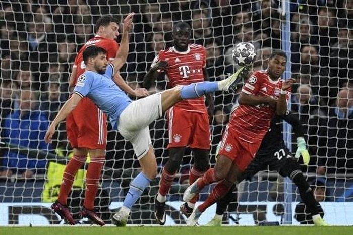  Ruben Dias liên tục có những tình huống truy cản nỗ lực dứt điểm của cầu thủ Bayern. Ảnh: Reuters. 