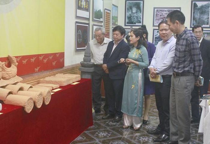 Hơn 400 tài liệu, hình ảnh và hiện vật được trưng bày