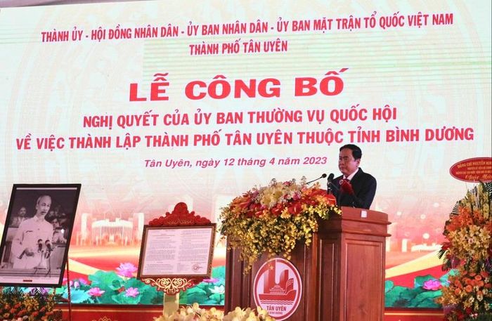 Ông Trần Thanh Mẫn – Phó Chủ tịch Thường trực Quốc hội phát biểu tại buổi lễ