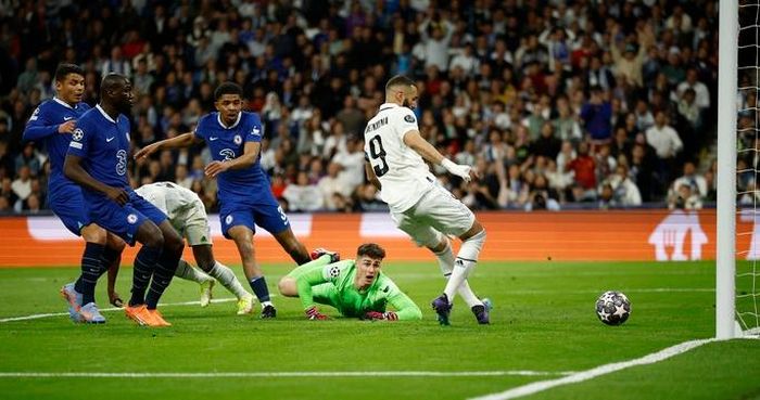 ... kiến tạo cơ hội cho Benzema mở tỉ số