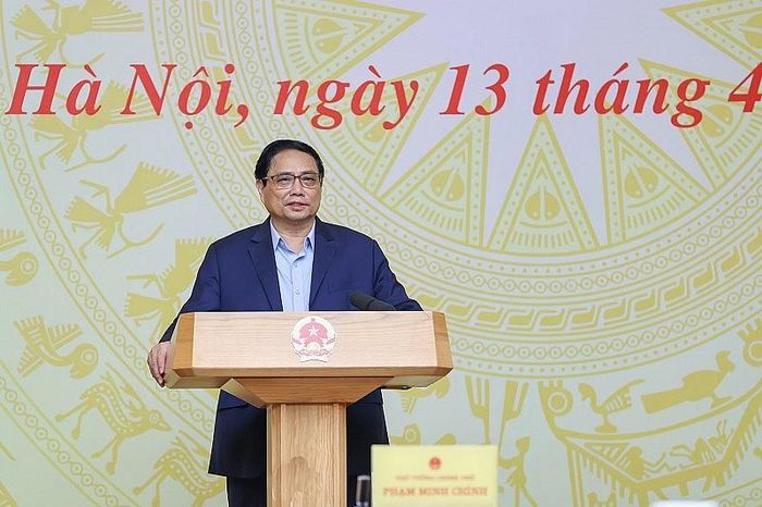 Thủ tướng nhấn mạnh yêu cầu chia sẻ, hỗ trợ các doanh nghiệp một cách thực chất, kịp thời để khắc phục khó khăn, vượt qua thách thức, đạt mục tiêu xuất khẩu lâm sản 17,5 tỷ USD và thủy sản 10 tỷ USD trong năm 2023 - Ảnh: VGP/Nhật Bắc