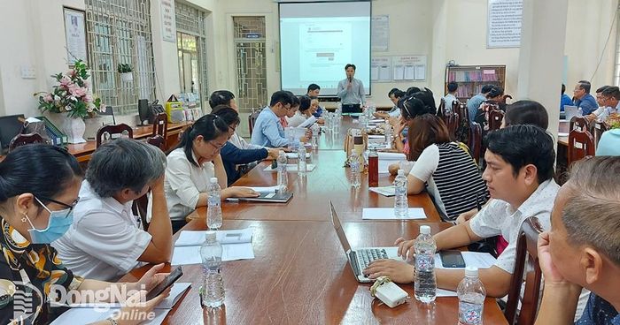 Quang cảnh buổi tập huấn sử dụng phần mềm bộ công cụ đánh giá, công nhận danh hiệu “Công dân học tập”