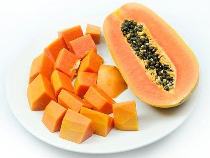 Đu đủ giàu enzyme kích hoạt quá trình tiêu hóa.