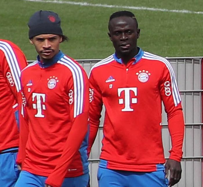 Hai ngôi sao trên sân tập của Bayern trước khi Sadio Mane nhận quyết định treo giò