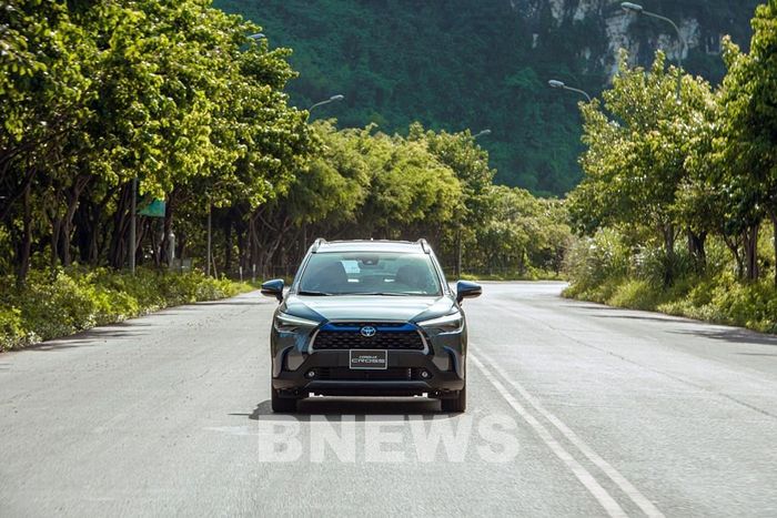 Toyota Corolla Cross có doanh số 1.465 xe, nằm ở vị trí thứ 3 trong Top 10 ô tô bán chạy Việt Nam. Ảnh: BNEWS/TTXVN phát