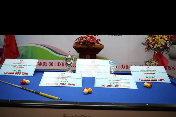 Giải billiards carom 3 băng tỉnh Bình Thuận mở rộng 2023 tranh cúp 86 Luxury diễn ra từ ngày 14-19/4 tại thành phố Phan Thiết. Giải thu hút hơn 200 cơ thủ trên khắp cả nước, trong đó có những cái tên đáng chú ý như Trần Quyết Chiến, Nguyễn Quốc Nguyện, Nguyễn Đức Anh Chiến, Mã Minh Cẩm, Dương Anh Vũ…
