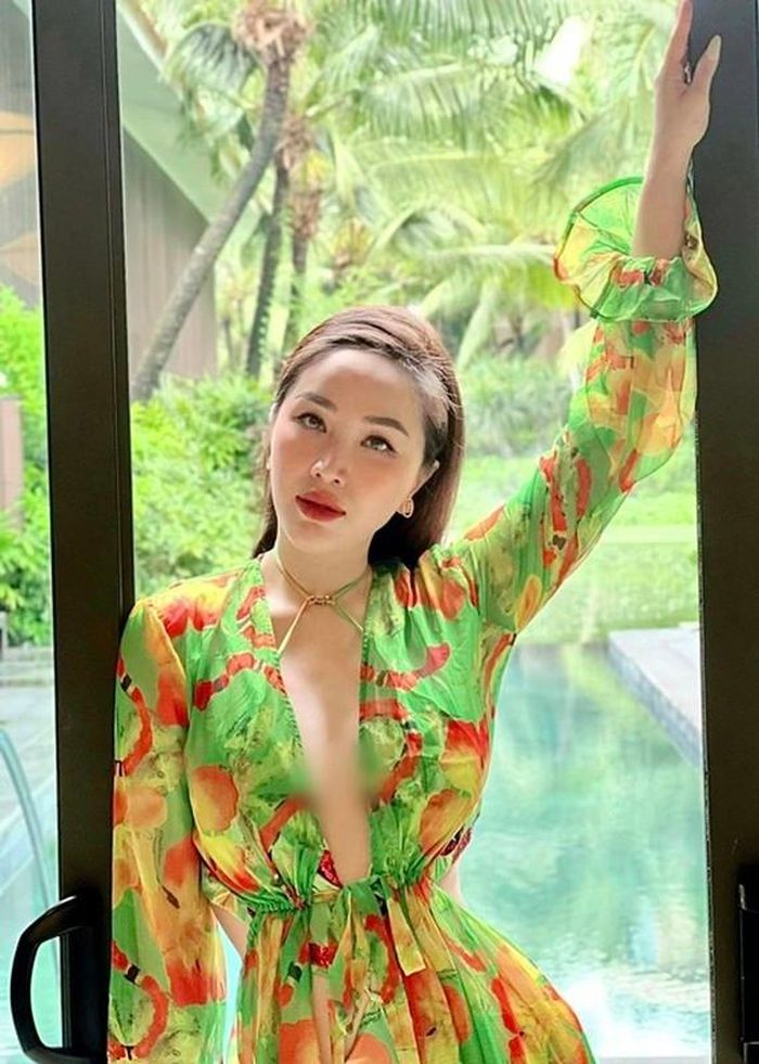 Cuộc sống của Bảo Thy đầy viên mãn ở tuổi 35 khiến nhiều người phải ghey tỵ.