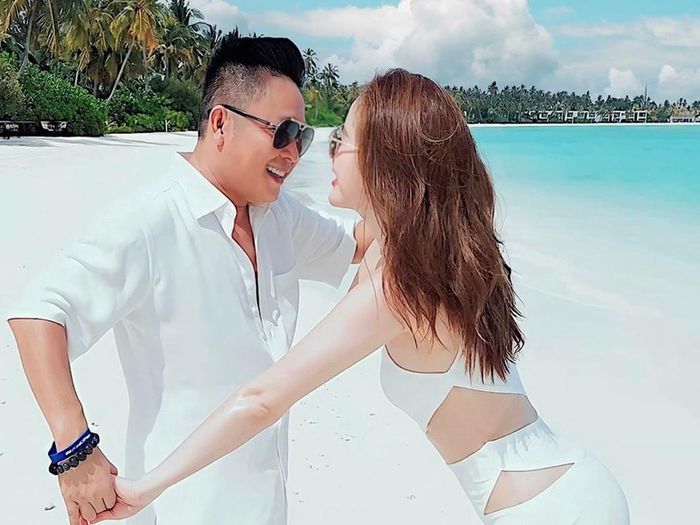 Nữ ca sĩ sở hữu vòng eo 58 cm dù từng một lần sinh nở.
