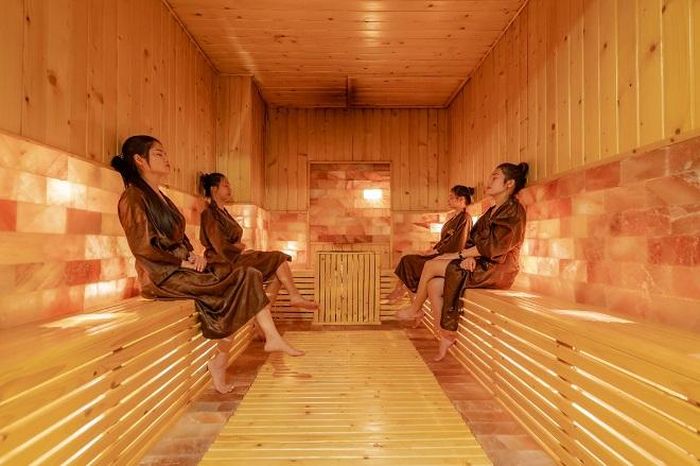 Các phòng dịch vụ của spa được thiết kế rộng rãi, màu sắc hài hòa tạo sự thoải mái, dễ chịu.