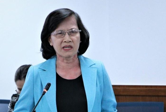  Bà Phạm Phương Thảo nguyên là Chủ tịch HĐND TP.HCM. Bà cũng là tác giả của nhiều cuốn sách như: Đi qua thời gian, Chuyện ở Phường, Hãy cứ đi về phía Nhân dân, Chuyện về ứng xử văn hóa, Cùng kiến tạo không gian văn hóa... Các tác phẩm của bà chia sẻ nhiều về góc nhìn văn hóa, hướng tới đẩy mạnh hoạt động văn hóa và xây dựng văn hóa trong văn minh đô thị. Dự kiến, vào ngày 21/4, bà Phạm Phương Thảo là một trong các diễn giả trong chương trình giao lưu, giới thiệu cuốn sách Kiên quyết, kiên trì đấu tranh phòng, chống tham nhũng, tiêu cực góp phần xây dựng Đảng và Nhà nước ta ngày càng trong sạch, vững mạnh của Đồng chí Tổng bí thư Nguyễn Phú Trọng. Ảnh: Sỹ Đông. 