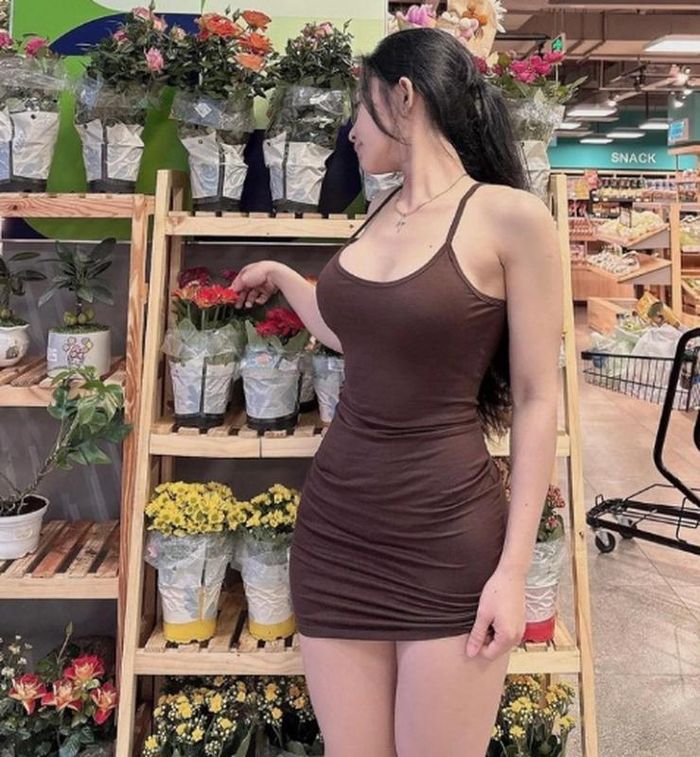Thân hình chuẩn đồng hồ cát của Hoàng Hà là niềm ao ước của phần đông chị em phụ nữ.