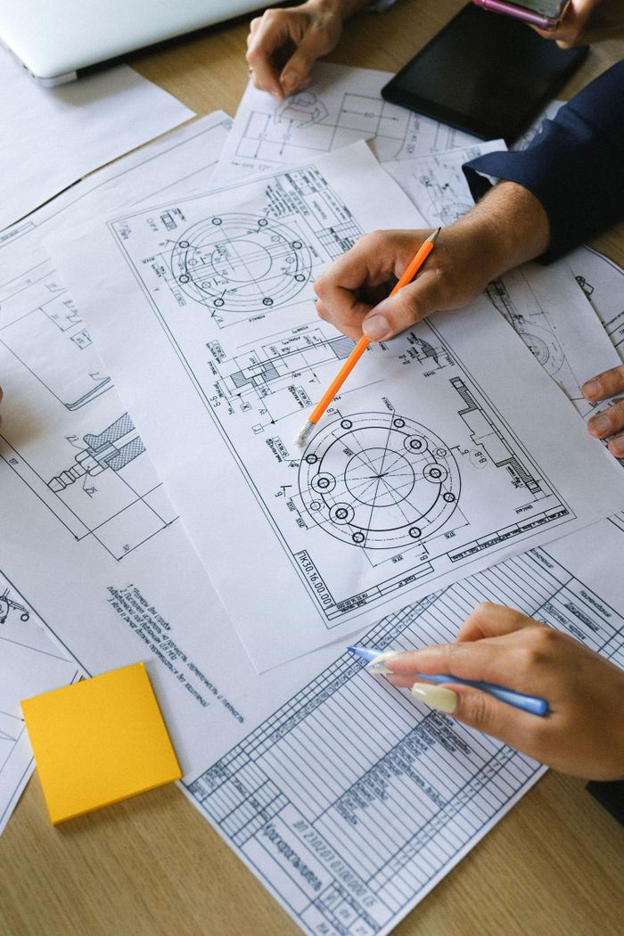 Nhân viên nhạy cảm cao cần thời gian để suy xét vấn đề kỹ lưỡng trước khi hành động. Ảnh minh họa: Anna Shvets/Pexels.