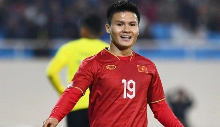 Chuyên gia cho rằng Quang Hải nên cân nhắc các điểm đến ở châu Á.