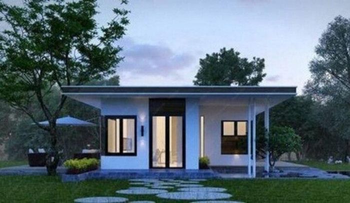 Mái hiên rộng tạo cảm giác như ngôi nhà muốn vươn mình ra. Tông trắng kết hợp với màu gỗ tạo vẻ sang trọng. (Ảnh: Homemy)