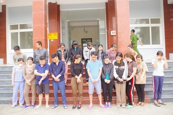 Các đối tượng tại cơ quan Công an.