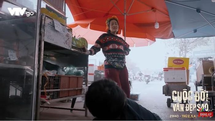 Bình lại gây sự với Luyến - Ảnh: chụp màn hình