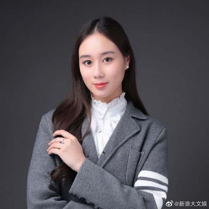 Hà Siêu Hân tự mình đính chính về đoạn clip phỏng vấn gây tranh cãi