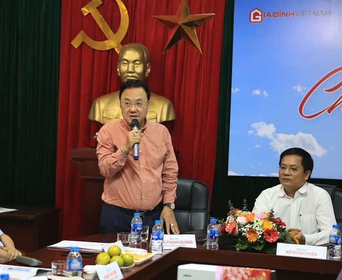 Nhà thơ Hồng Thanh Quang - Trưởng Ban giám khảo cuộc thi. 