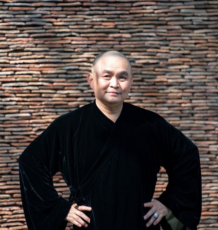 Danh hài Xuân Hinh cho biết từ lâu đã không nhận các show hội chợ.