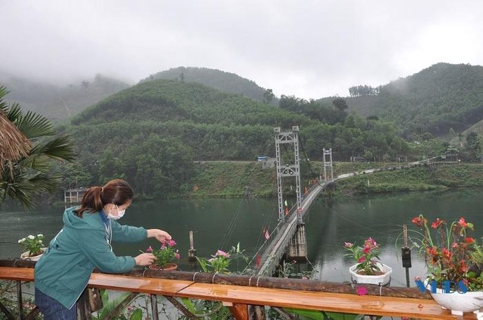 Nơi có chiếc cầu treo xinh xắn bắc qua dòng sông Chu.