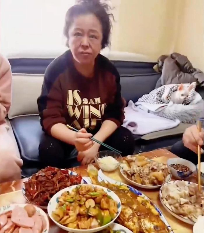 Câu chuyện về mối quan hệ hòa thuận giữa người phụ nữ với người chồng cũ ở Trung Quốc thu hút sự chú ý. Ảnh: Baidu.