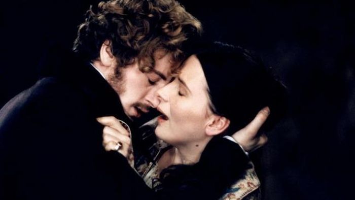 Binoche gặp và yêu Magimel trên phim trường “Children of the Century”