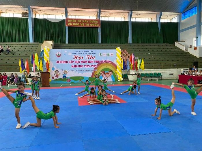 Các thí sinh đến từ huyện biên giới Ea Súp thể hiện xuất sắc bài thi (ảnh: Thành Tâm).