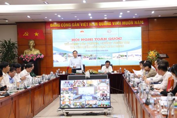 Phó Thủ tướng Trần Lưu Quang phát biểu chỉ đạo tại hội nghị.