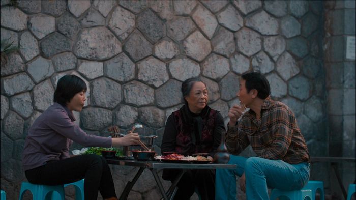 Phim "Cuộc đời vẫn đẹp sao" thu hút khán giả.