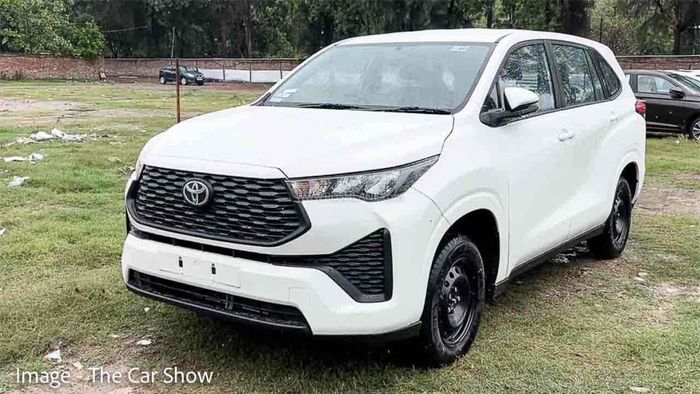 Toyota Innova 2023