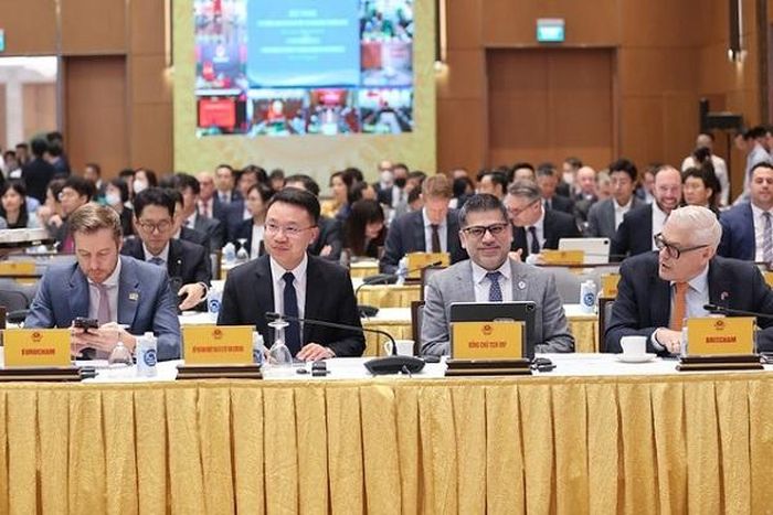Đại diện các hiệp hội doanh nghiệp nước ngoài tại Việt Nam tham dự hội nghị.