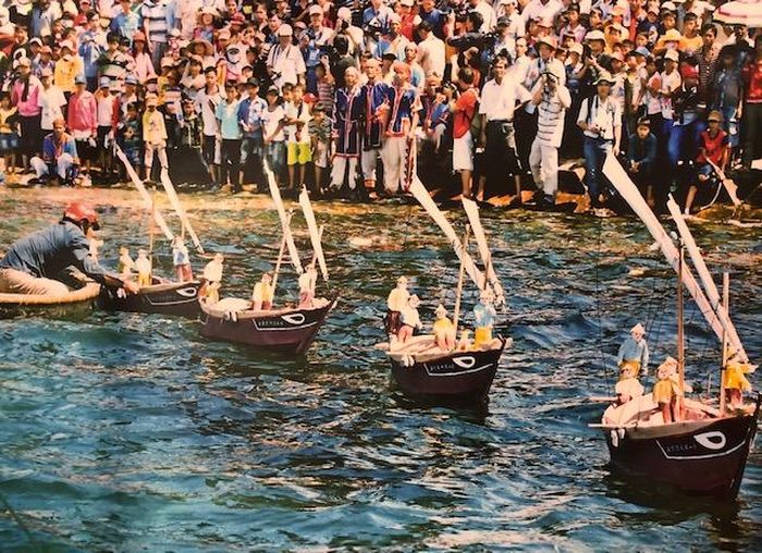 Lễ khao lề thế lính ở Lý Sơn (hình ảnh chụp lại nhà trưng bày Đội Hoàng Sa kiêm quản Bắc Hải).