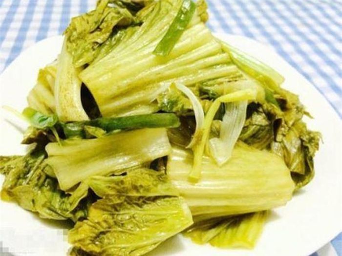 Cách muối dưa cải ngon không khó, nhưng cần sự chu đáo, cẩn thận.
