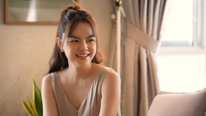 Phạm Quỳnh Anh thừa nhận quá khứ đã dạy cô rất nhiều điều để có thể nhìn mọi sự an yên, nhẹ nhõm như bây giờ.