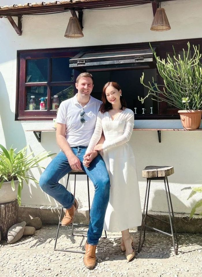 Lấy chồng Tây, Lan Phương thừa nhận có những lúc chị và chồng bất đồng về ngôn ngữ: "Bất đồng ngôn ngữ cũng có, đó là khi cả hai đang mệt hoặc căng thẳng chuyện gì đấy. Việc tôi cố gắng luận ra một từ tiếng Anh nào đó để diễn tả đúng ý là không thể được".
