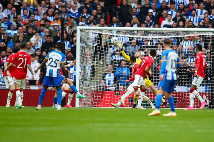  De Gea có những pha cứu thua quan trọng, góp phần giúp MU đánh bại Brighton ở bán kết cúp FA 