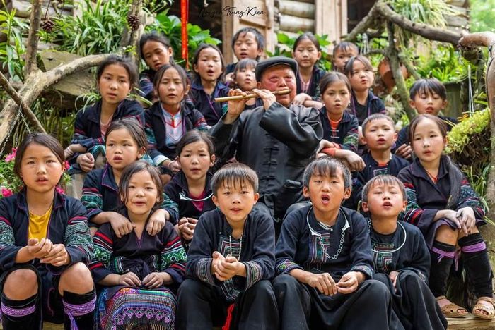 Cát cát đưa ra những giải pháp giúp đẩy lùi vấn nạn trẻ em đến các cụ già xin tiền du khách