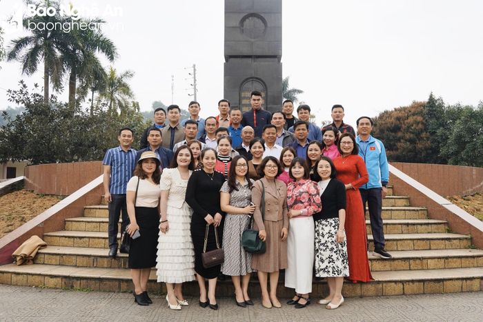 Theo thống kê của phòng Văn hóa và Thể thao huyện Tân Kỳ, hàng năm Di tích Quốc gia đặc biệt Km0 – đường Hồ Chí Minh đón khoảng 15.000 lượt khách cả trong, và ngoài nước đến tham quan. Ảnh: Cẩm Tú