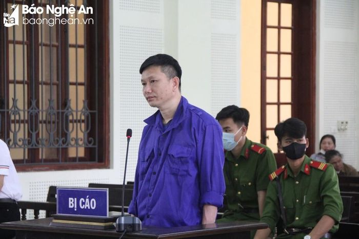 Bị cáo Nguyễn Văn Chung lĩnh án 18 năm tù. Ảnh: Trần Vũ