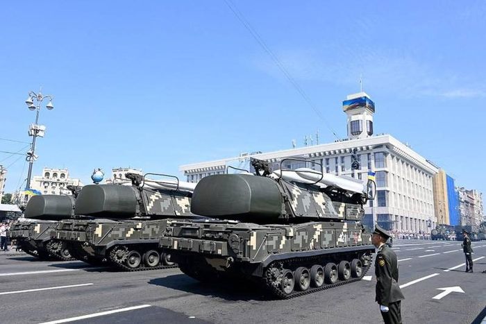 Ngược lại, với tư cách là vũ khí phòng không chủ lực của quân đội Ukraine trên chiến trường, tình hình của các hệ thống phòng không tầm trung di động Buk thậm chí còn gặp nhiều vấn đề khó khăn hơn.