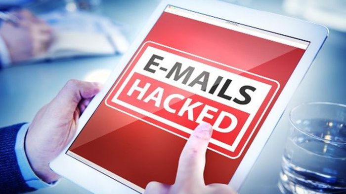 Với những dữ liệu đánh cắp được, hacker có thể dùng vào mục đích lừa đảo sau này hay đánh cắp danh tính của người dùng.